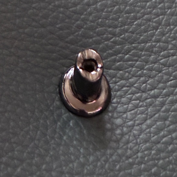 COACH MARKET TOTE - Picture 13 of 16